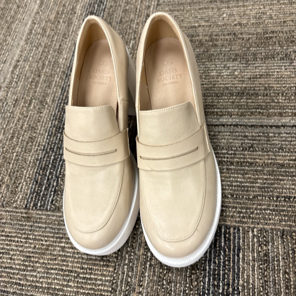 Oasis Society Cream Women's Loafers